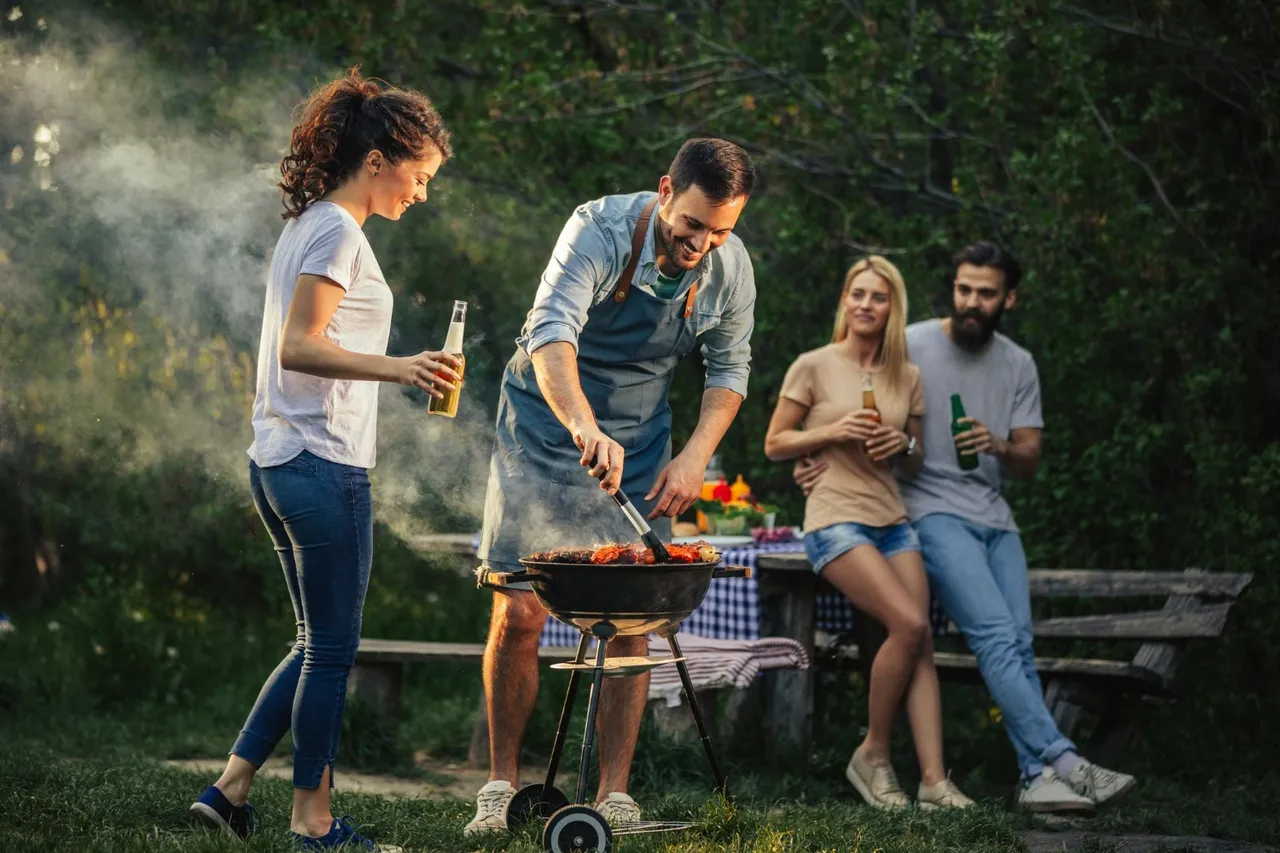 Comment organiser un barbecue parfait dont tout le monde parlera avec enthousiasme ?
