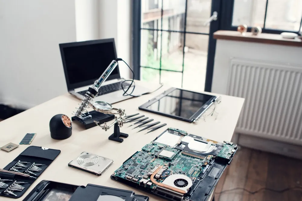 Jeter Composant Informatique : Guide Complet pour un Recyclage Responsable