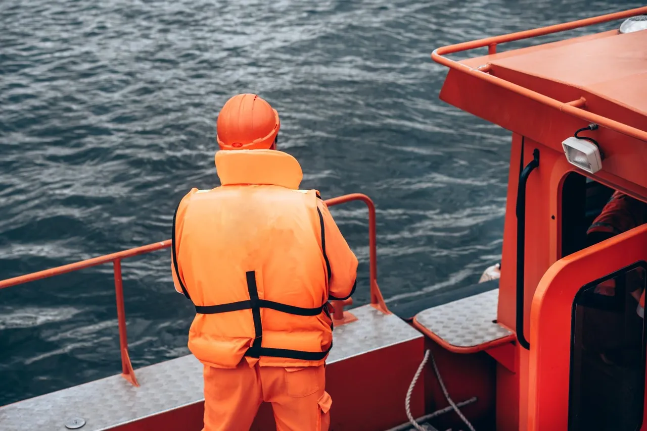 Sécurité en mer : Les points à vérifier sur un bateau semi-rigide
